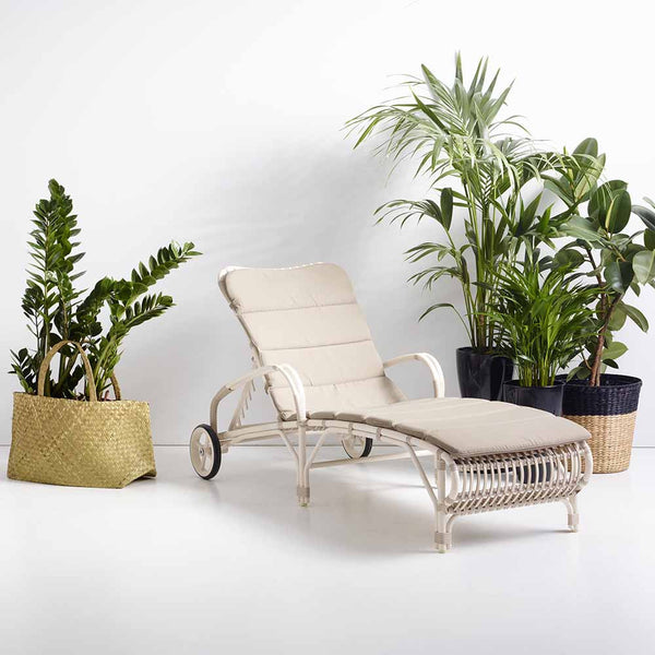 Lucy Poolside Lounger, Vincent Sheppard, Outdoor Spa Furniture - Spa Living