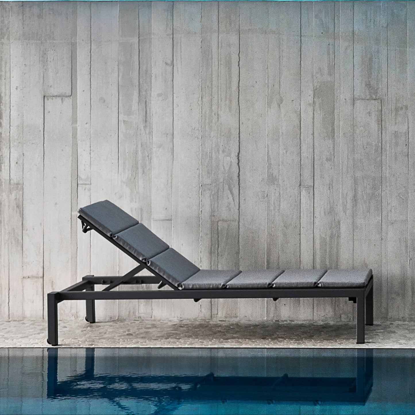 Relax Sun Bed [with cushion] - Spa Living 