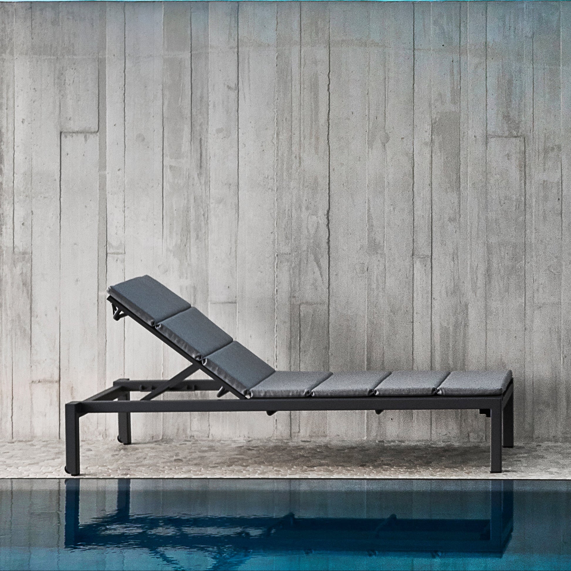 Relax Sun Bed [with cushion] - Spa Living 