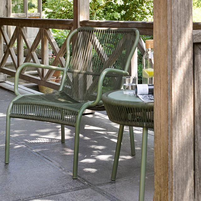 Loop top lounge chair