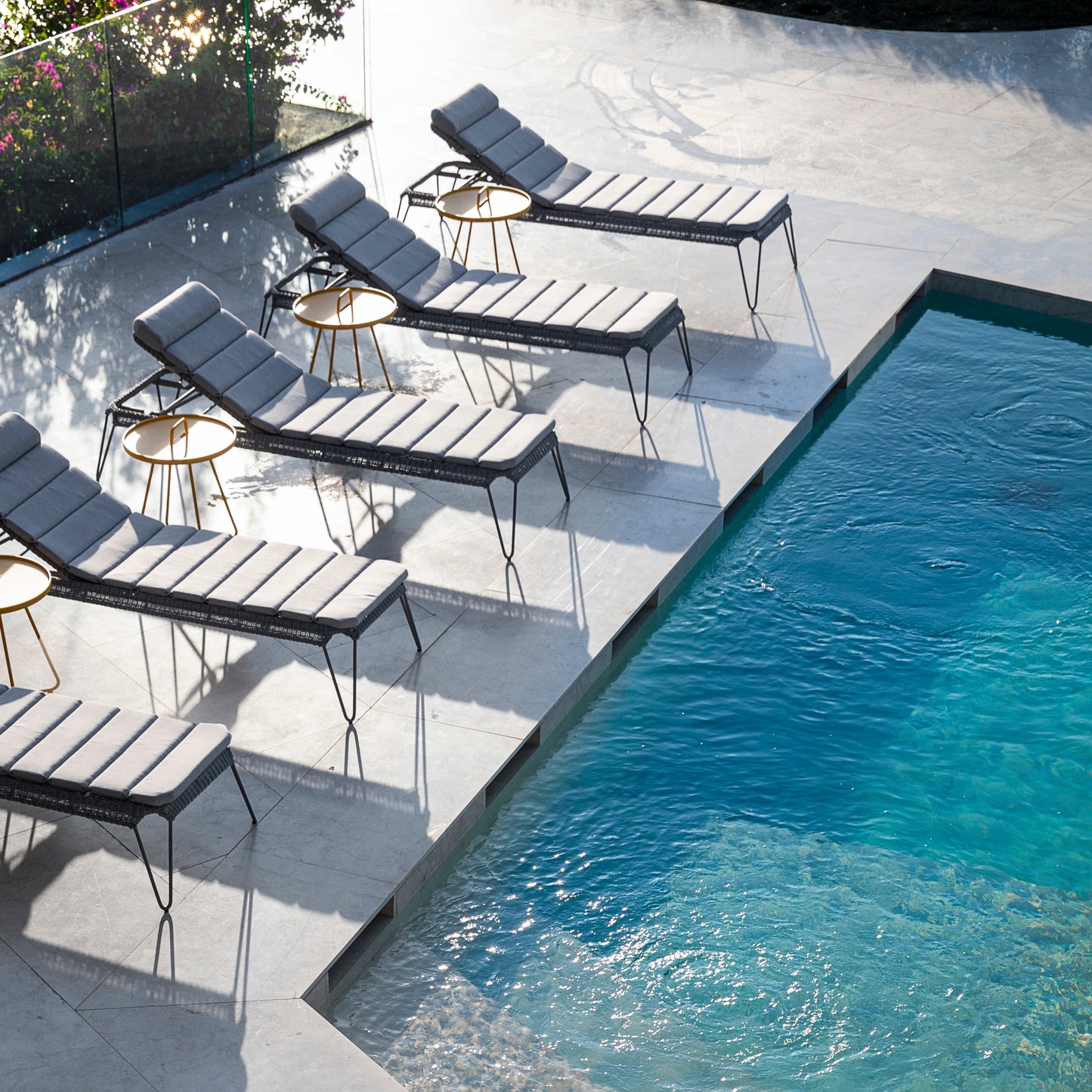 Breeze Sun Bed [with cushion] - Spa Living 